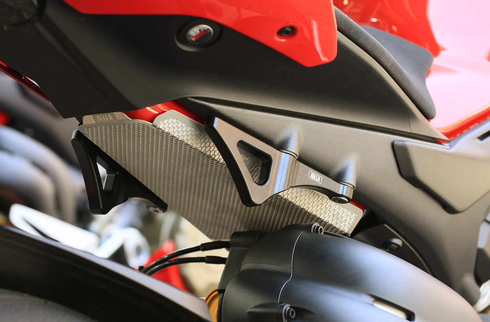 AELLA タイダウンフック（PanigaleV4 /S /R） AELLA Tie Down Hooks For the Ducati Panigale / Streetfighter V4